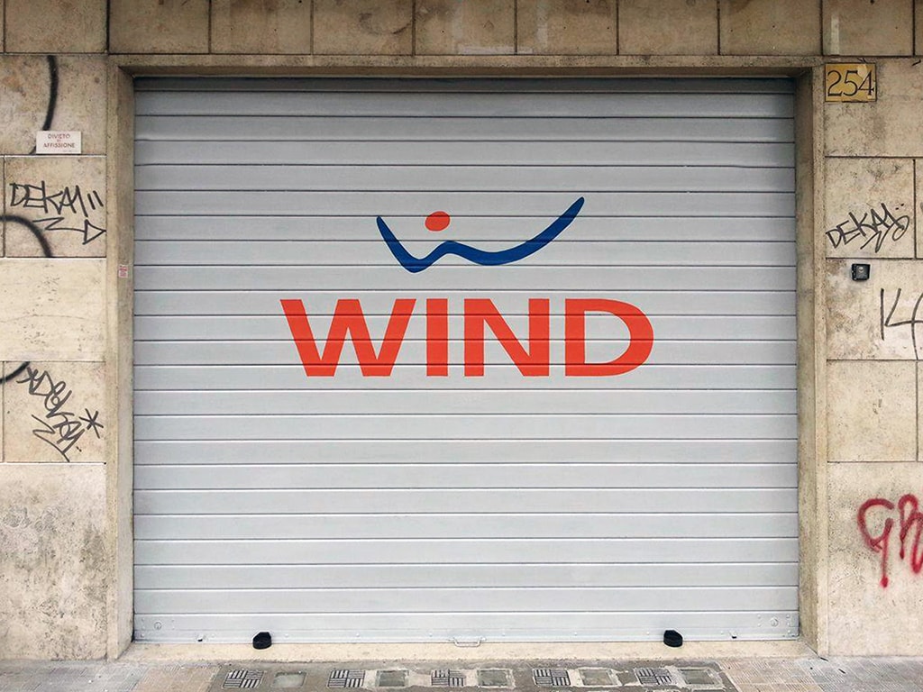 Decorazione serranda Wind, spray acrilico, Roma